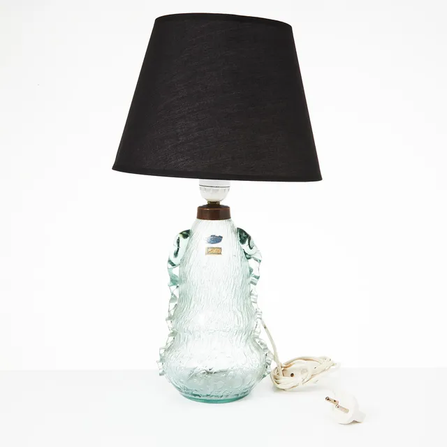 TURE BERGLUND. Bordslampa, glas, Stockholms glasbruk, etikettmärkt nr 13.