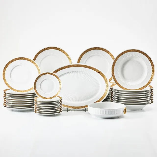 ARNOLD KROGH. "Guld Vifte", matservis, 51 dlr, Kunglig Dansk, Danmark, porslin, enligt uppgift 1930-tal.