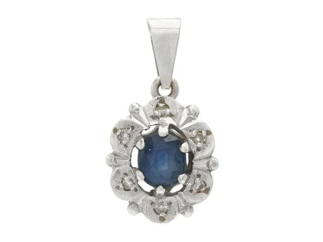 CARMOSÈHÄNGE, 18K vitguld, safir, 6 åttkantslipade diamanter 0,03 ctv, vikt 1,1 g.
