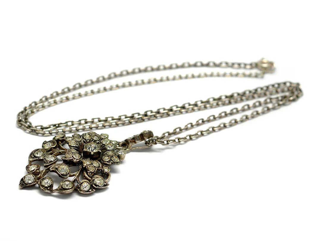 KEDJA/HÄNGE, silver och paste, längd 52 cm, vikt 15,6 g. — Smycken/Hänge med kedja — Kaplans