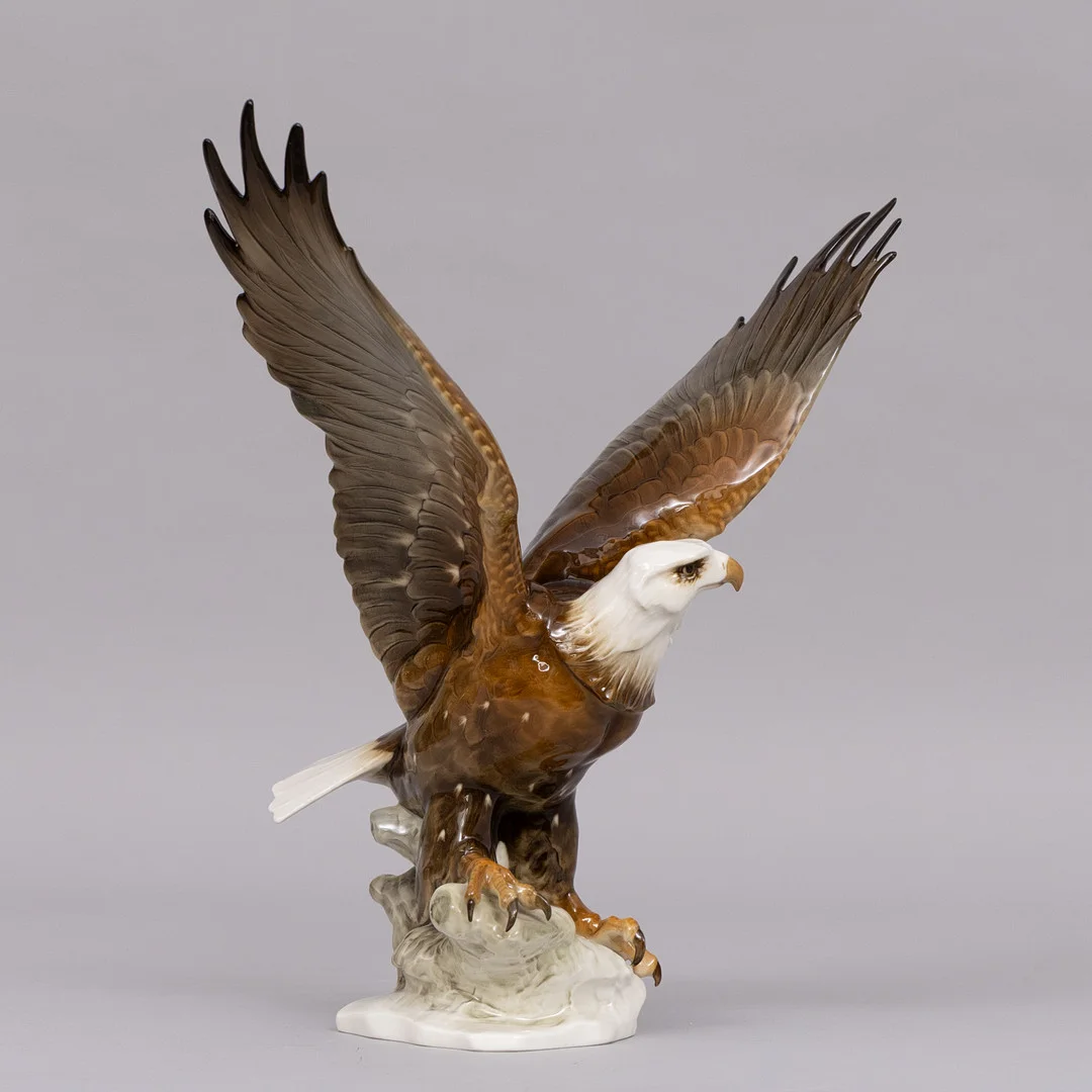 KARL TUTTER. Figurin, porslin, Örn, Hutschenreuther, Tyskland, 1900-talets första hälft. — Ceramics & Porcelain — Garpenhus Auktioner