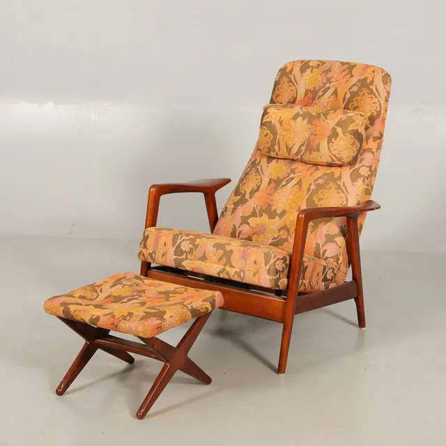 ALF  SVENSSON. FÅTÖLJ med FOTPALL, "Contour" serien 1950/60-tal.