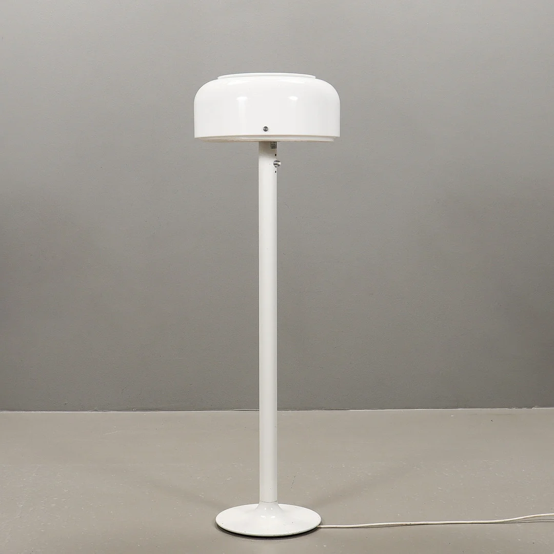 ANDERS PEHRSON. Golvlampa, "Knubbling", Ateljé Lyktan Åhus. — Floor lights — Karlstad Hammarö Auktionsverk