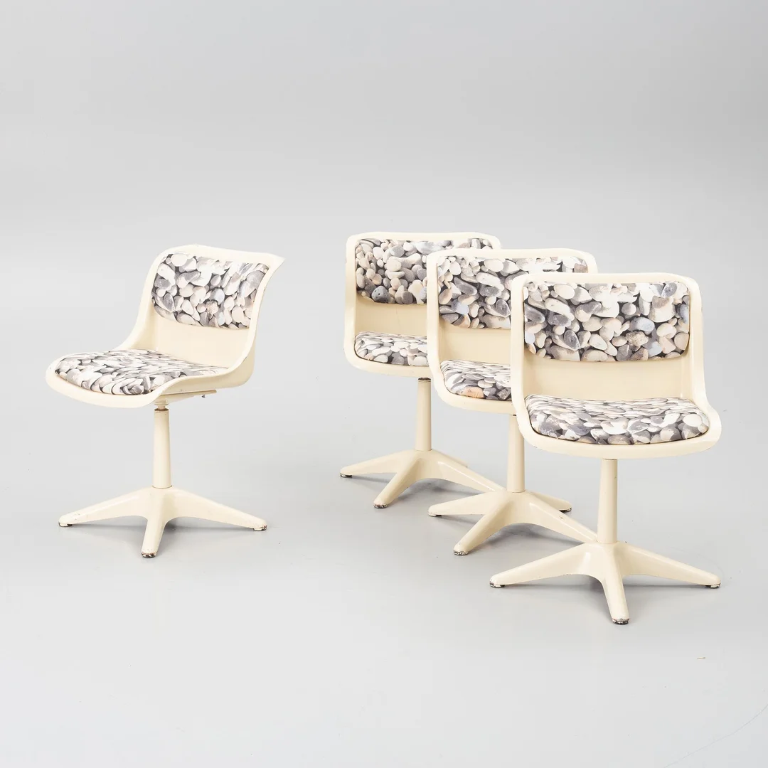 Yrjö Kukkapuro, stolar 4 st, modell 3415, 1970-tal. — Design/Möbler — Bukowskis