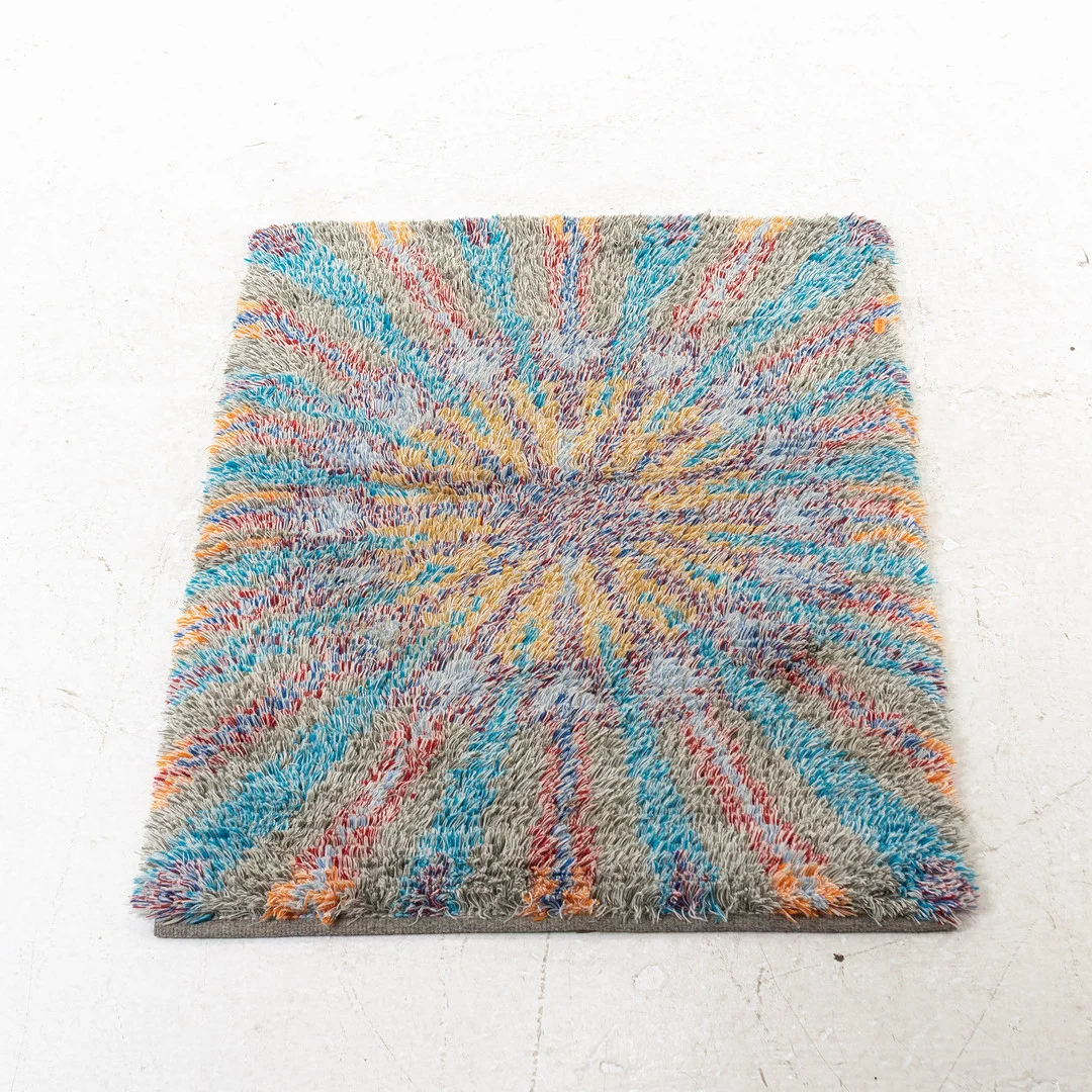 RYMATTA, ca 130 x 80 cm. — European Carpets & Textiles — Handelslagret Auktionsservice