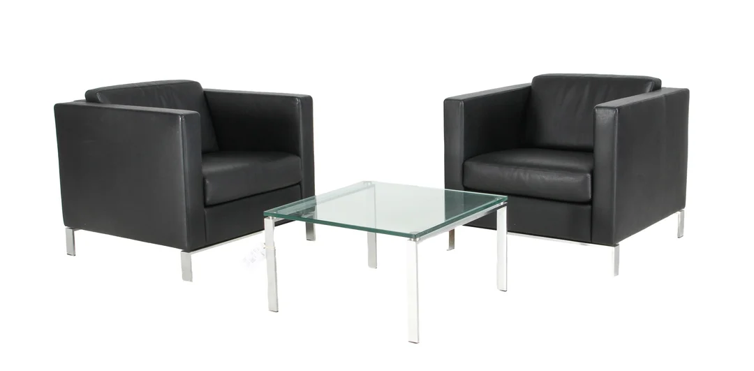 Norman Foster for Walter Knoll. A pair of armchairs, model '501' Congress, and coffee table (3). — Furniture/Lounge chairs — Lauritz