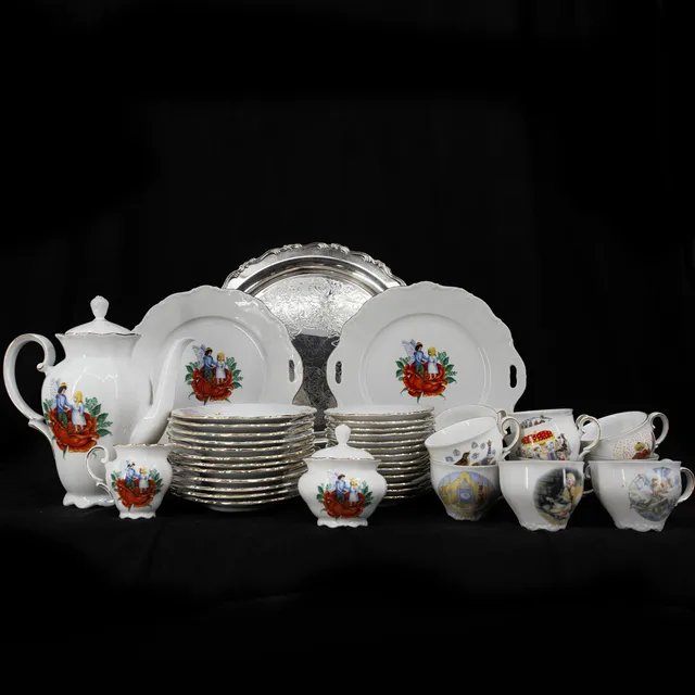 KAFFESERVIS, 41 delar, "H.C. Andersens eventyr", porslin, bricka nysilver, Fyrklövern.