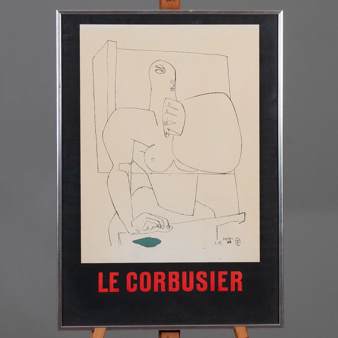 LE CORBUSIER(1887-1965). EFTER. Färglitografi, sannolikt inför utställning vid Galerie Prisma København, 1980-tal. — Engravings & Prints — Laholms Auktionskammare