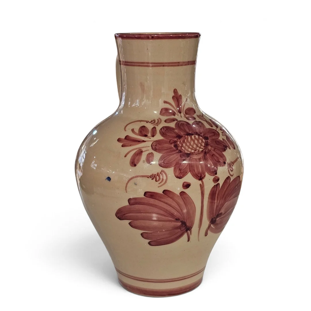 Jarrón en cerámica con motivo de flores. — European — Arce Auctions