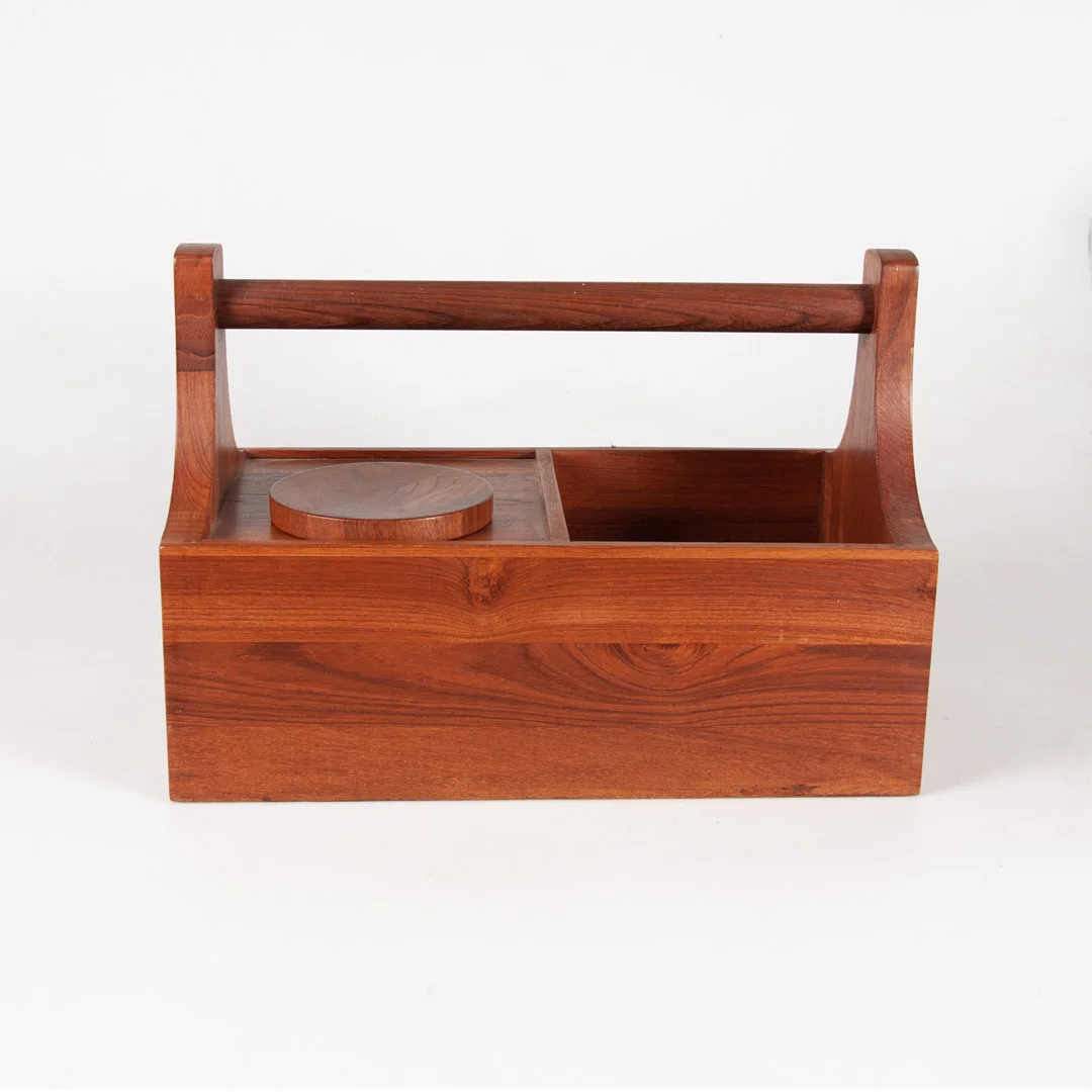 JENS QUISTGAARD. PICKNICKLÅDA, TEAK, NISSEN, DANMARK, 1960-tal. — Miscellaneous — Laholms Auktionskammare
