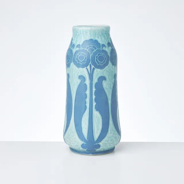 JOSEF EKBERG. Vas, "Sgraffito", Gustavsberg, daterad 1921.