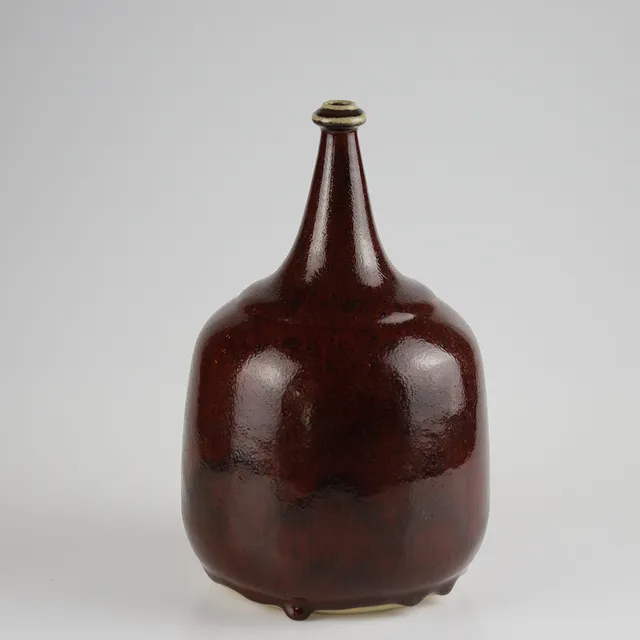HENNING NILSSON. Vas, stengods med oxblodsglasyr, Höganäs, 1974.