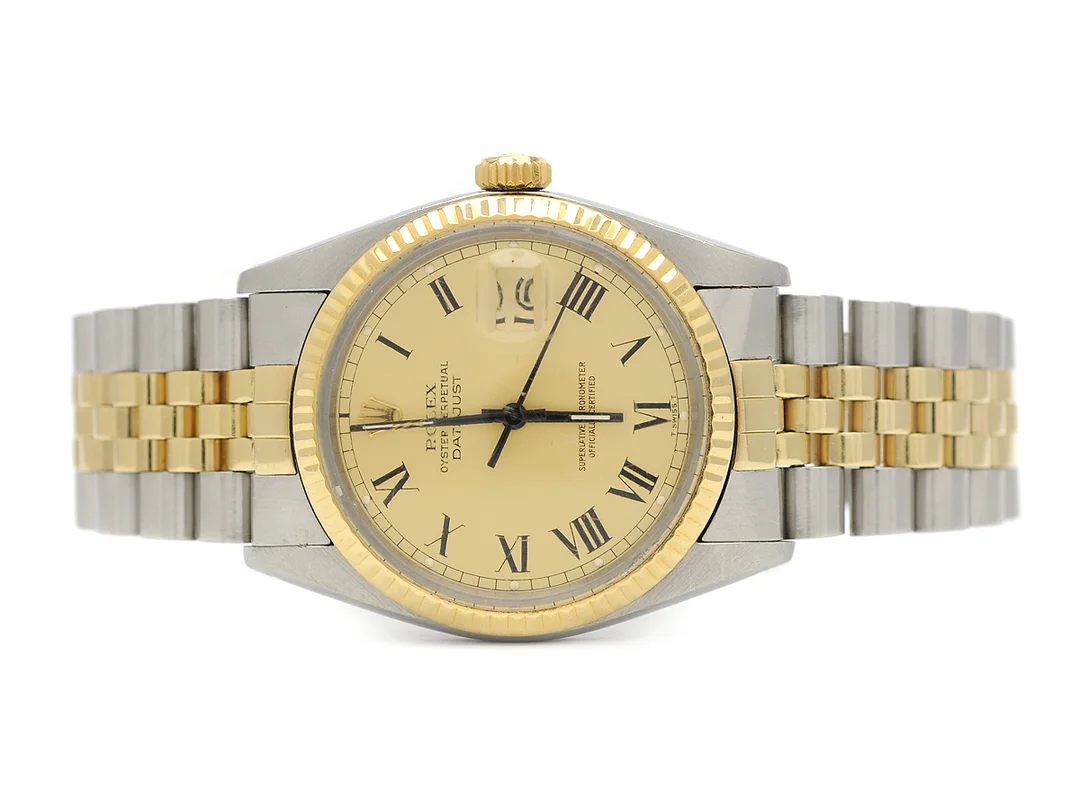 ROLEX, Oyster Perpetual, Datejust, Chronometer, Ref nr. 16013, Serie nr. 6111262, Cal 3035, Verk nr. 0320828, Boett nr. 16000, herrur, 36 mm, stål/guld, automatisk, plexiglas, datum, skadad urtavla, defekt, Jubileelänk, viklås, Ref nr. 62523H.14-E3/455 J, ca 1980, box, ytterkartong. — Klockor/Rolex — Kaplans