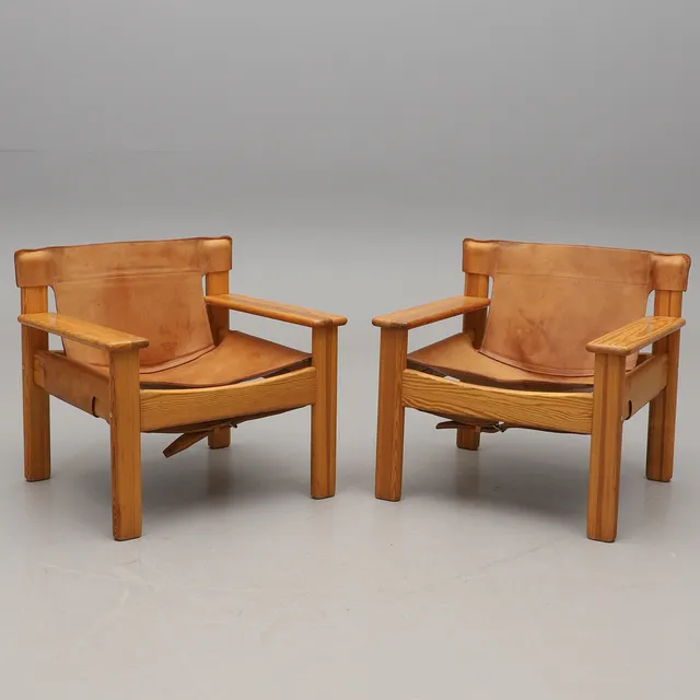 KARIN MOBRING. Fåtöljer, 2 st, modell ”Natura”, furu, läder, IKEA, 1970-tal.