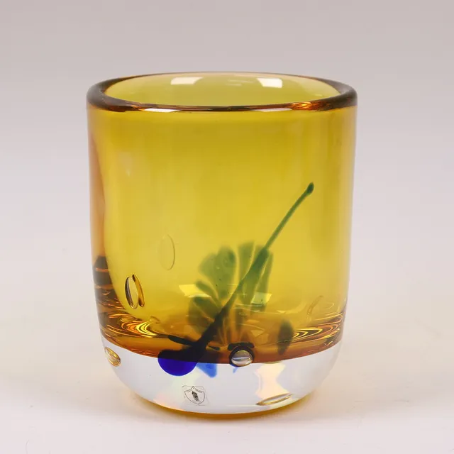 CARLOS R PEBAQUÉ. för Gullaskruf, vas i glas.