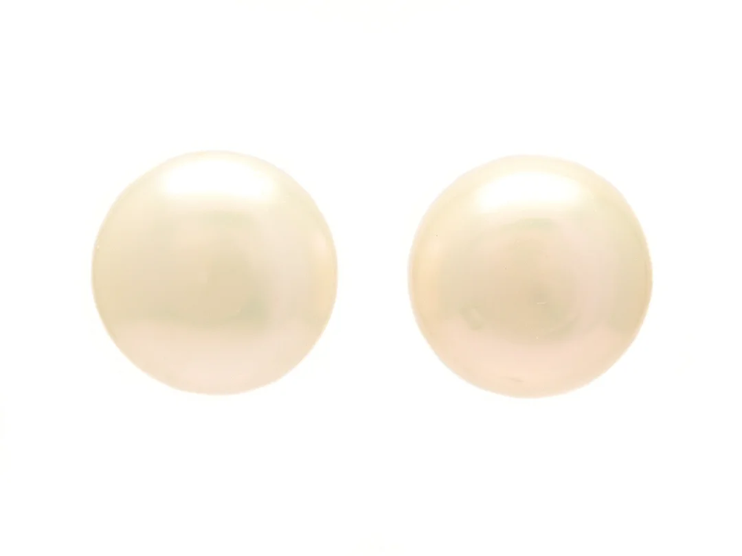 PÄRLÖRHÄNGEN, odlade ovala sötvattenspärlor ca 10,8 mm, vikt 3,2 g, stift. — Smycken/Pärlörhängen — Kaplans