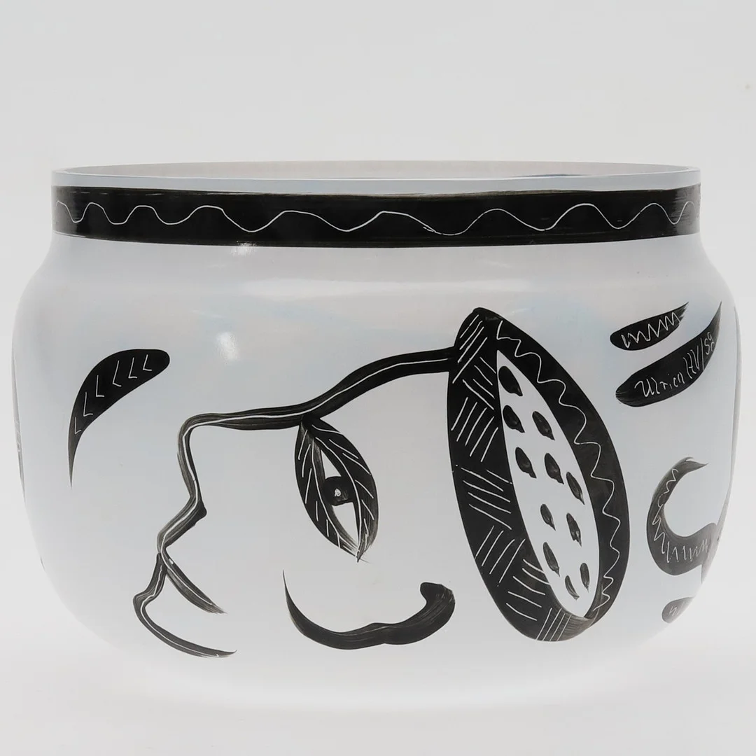 ULRICA HYDMAN-VALLIEN. SKÅL, glas, "Caramba", artist collection, Kosta Boda, signerad. — Art glass — Örebro Stadsauktioner