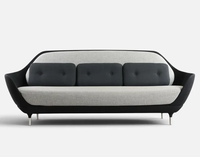 FRITZ HANSEN. “Favn”. Fritstående tre-pers. sofa med runde ben af børstet aluminium. Sider, ryg og sæde betrukket med to-farvet uld. Formgivet i 2011. Udført og mærket hos Fritz Hansen, model 'JH3', Danmark.