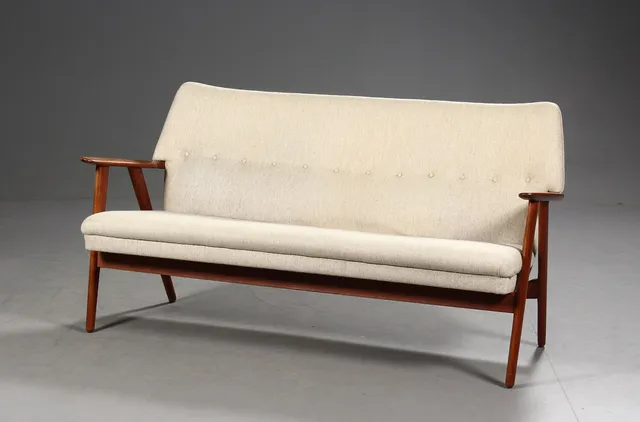 Kurt Olsen. Tre-pers. sofa, teaktræ, model 230/3