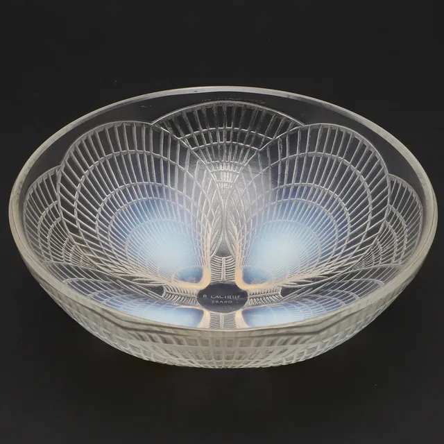 RENE LALIQUE GLASS BOWL - COQUILLES.