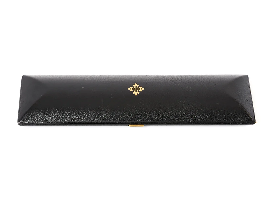 BOX, till Patek Philippe herrur, 260 x 75 x 25 mm, 1960-tal. — Klocktillbehör/Patek Philippe — Kaplans