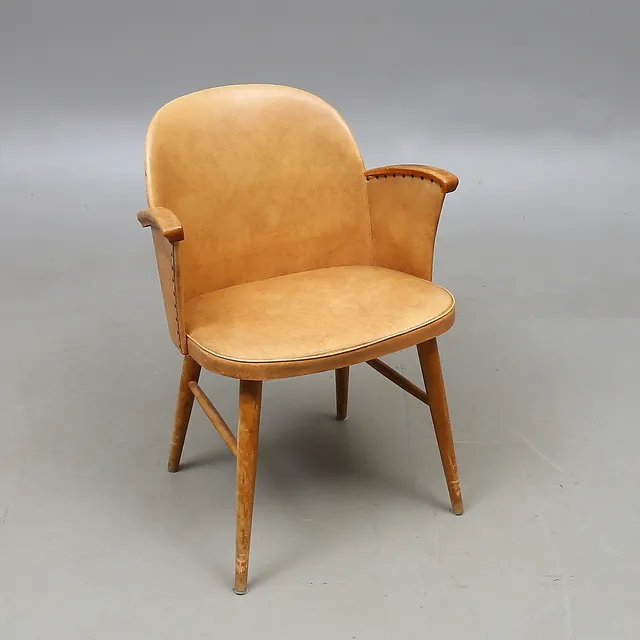 KARMSTOL, galonklädsel, 1900-talets mitt.