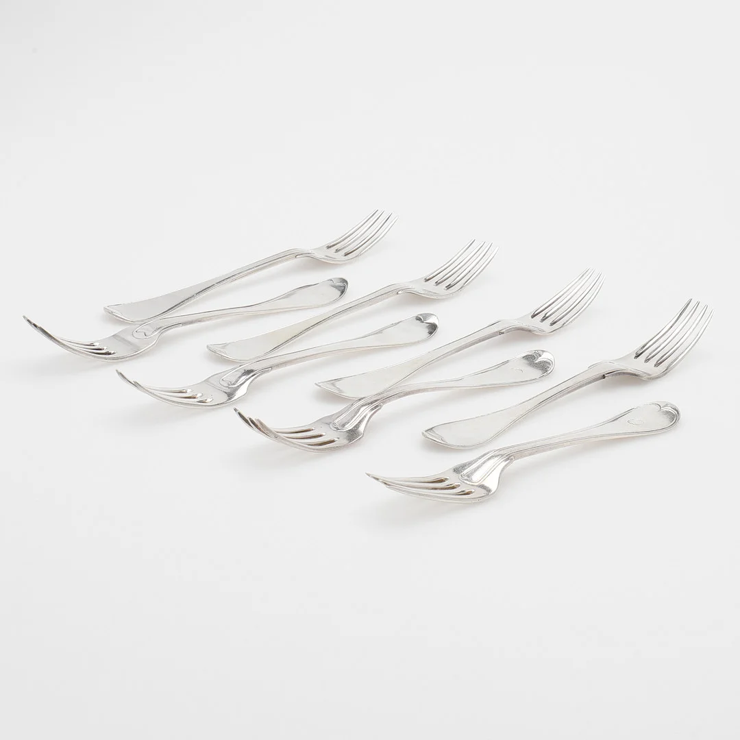 ANTIKA GAFFLAR AV SILVER, 8 ST. 17/1800-TAL. 545 g. — Silver — Crafoord Auktioner Lund