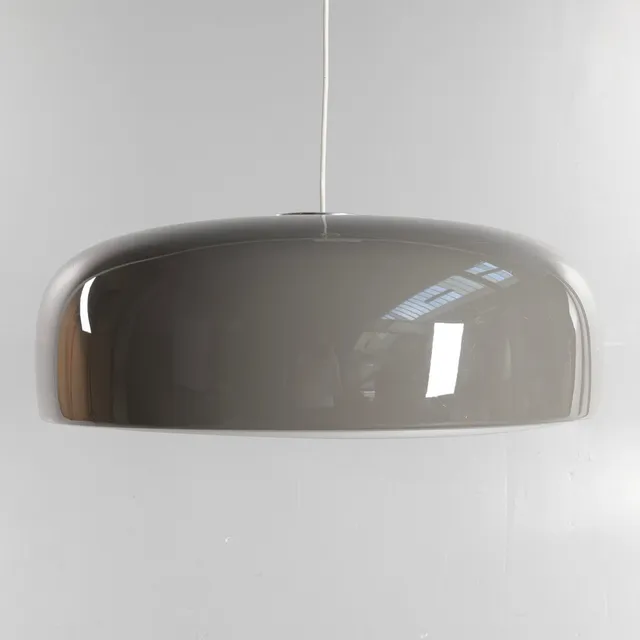 JASPER MORRISON. “Smithfield S”, pendel af lakeret aluminium, underskærm af lys polycarbonat. Formgivet i 2009. Udført hos Flos, Italien.
