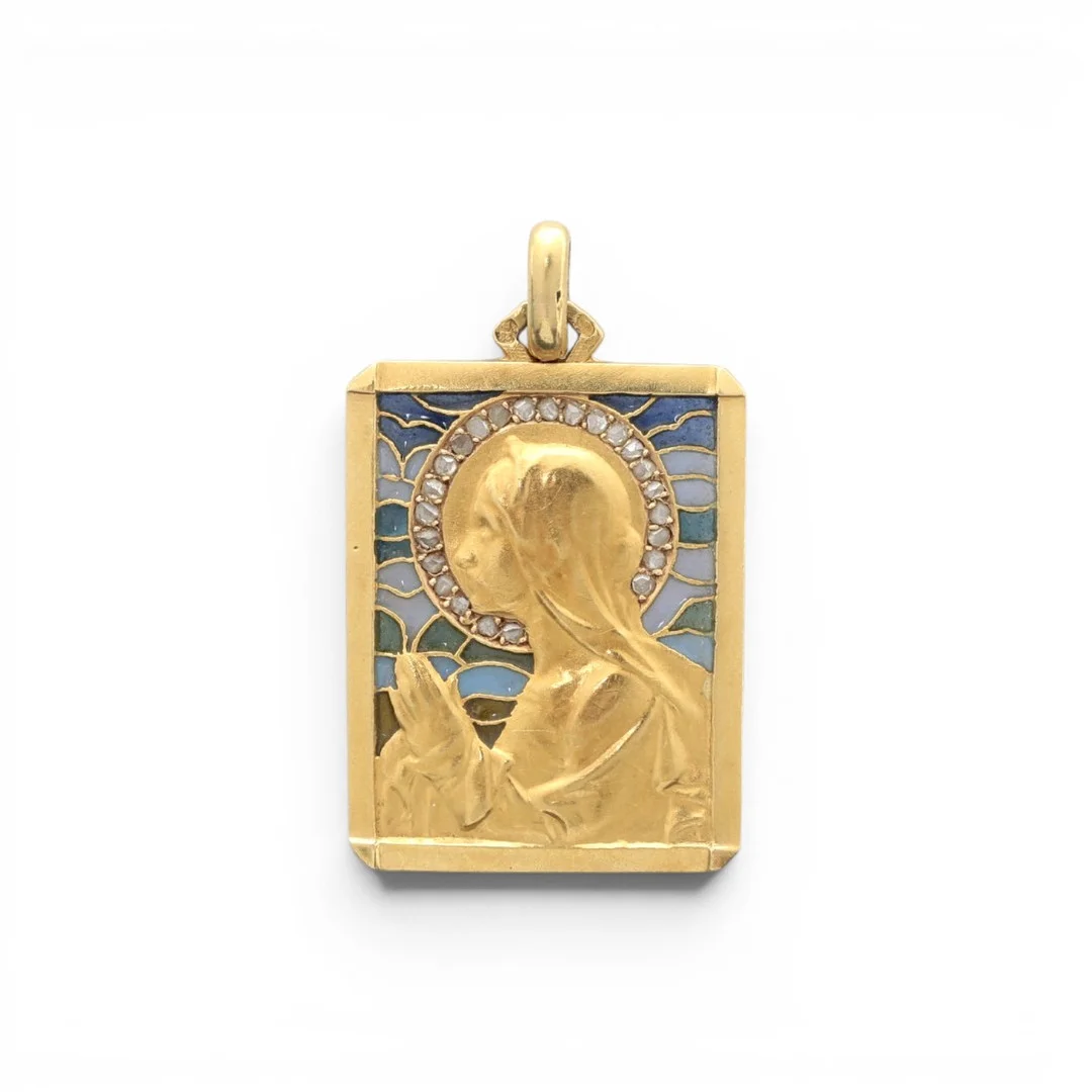 MASRIERA Y CARRERAS. Gold devotional medal, circa 1949. — Brooches & Pendants — Balclis