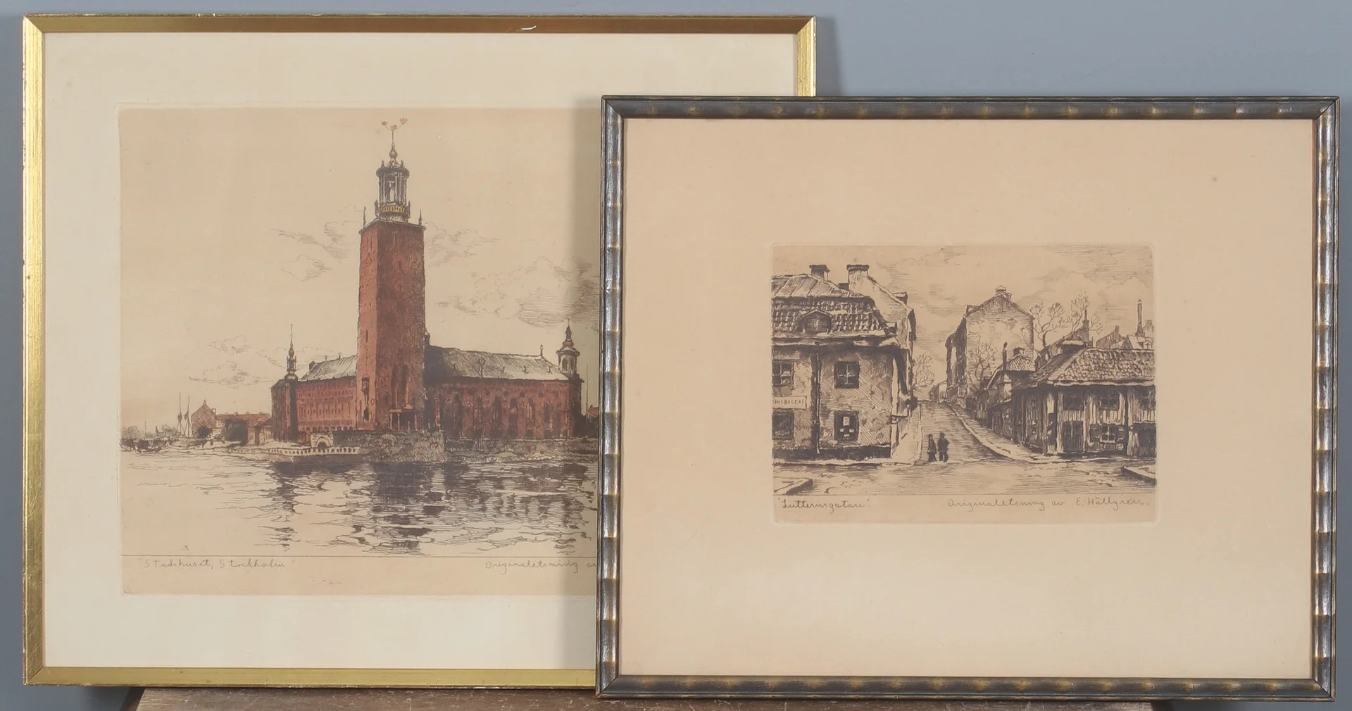 ERNST HÄLLGREN. Stadshuset och Lutternsgatan, etsningar, signerade. — Engravings & Prints — Stadsauktion Sundsvall