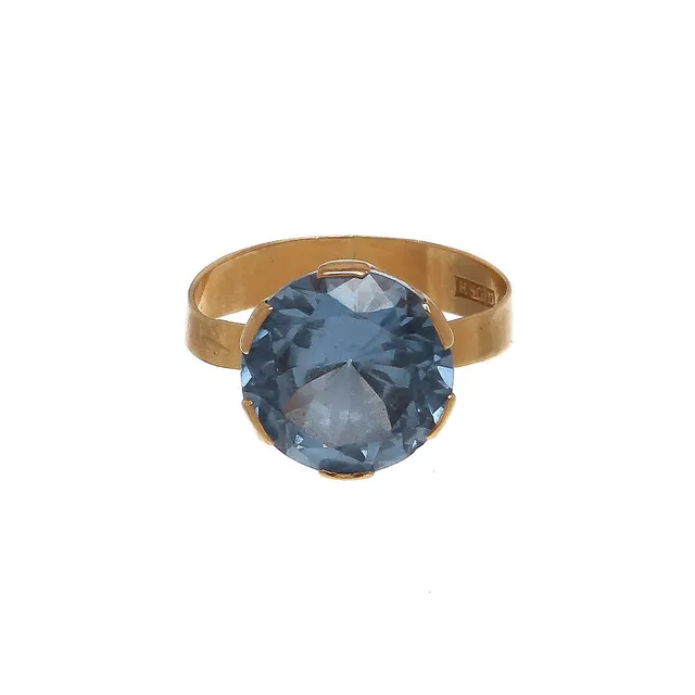 RING, 18K rödguld med syntetisk spinell. Vikt 3,6 g.