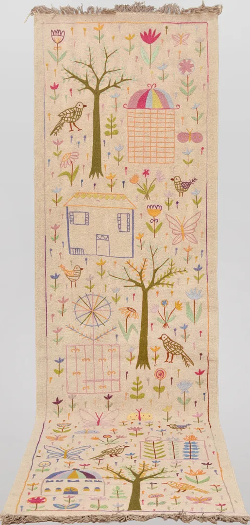 MATTA, gallerimodell, Kelim med handbroderad dekor, cirka 290 x 80 cm.
