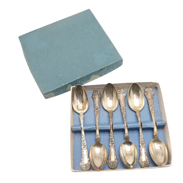 A SET OF SIX GOREHAM STERLING SILVER TEASPOONS.