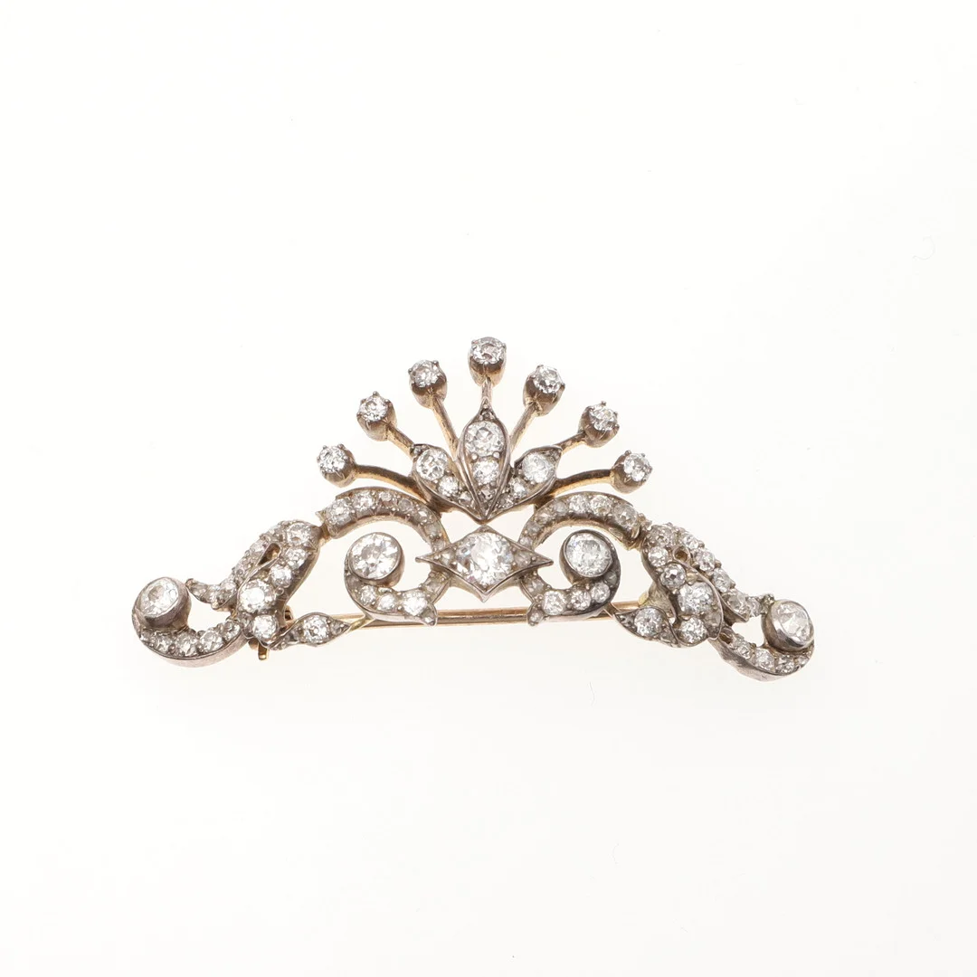A VICTORIAN DIAMOND BROOCH. — Brooches & Pendants — Lawrences Auctioneers