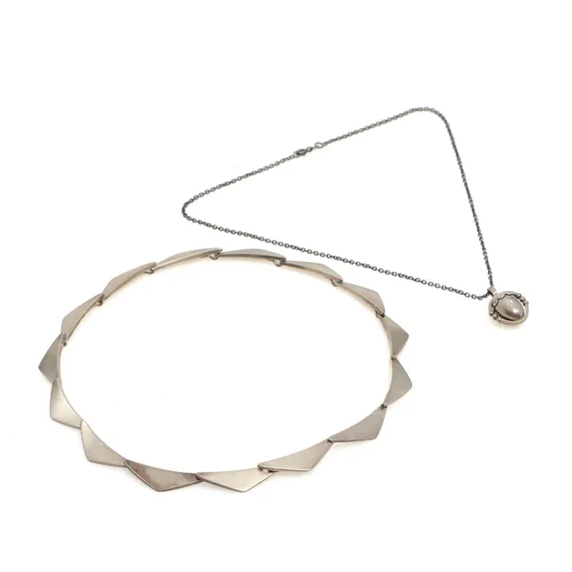 “Peak” necklace in sterling silver. L. 44 cm, and necklace in sterling silver design 188. L. 45 cm. Total weight approx. 66 g. (2)