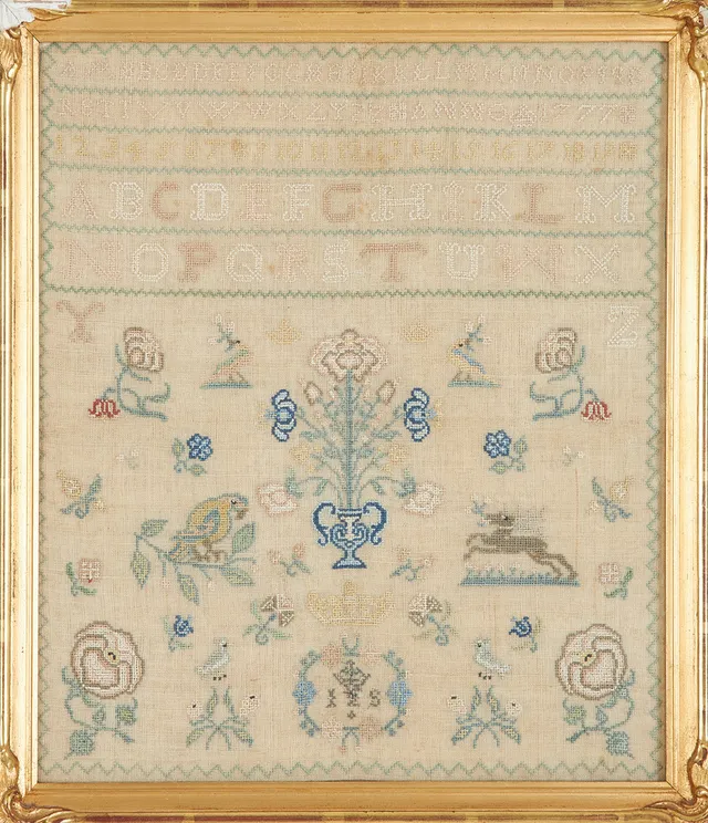 BRODERI, 17/1800-tal, dekor av fåglar, blommor och alfabetet, monogramsignerad IS.