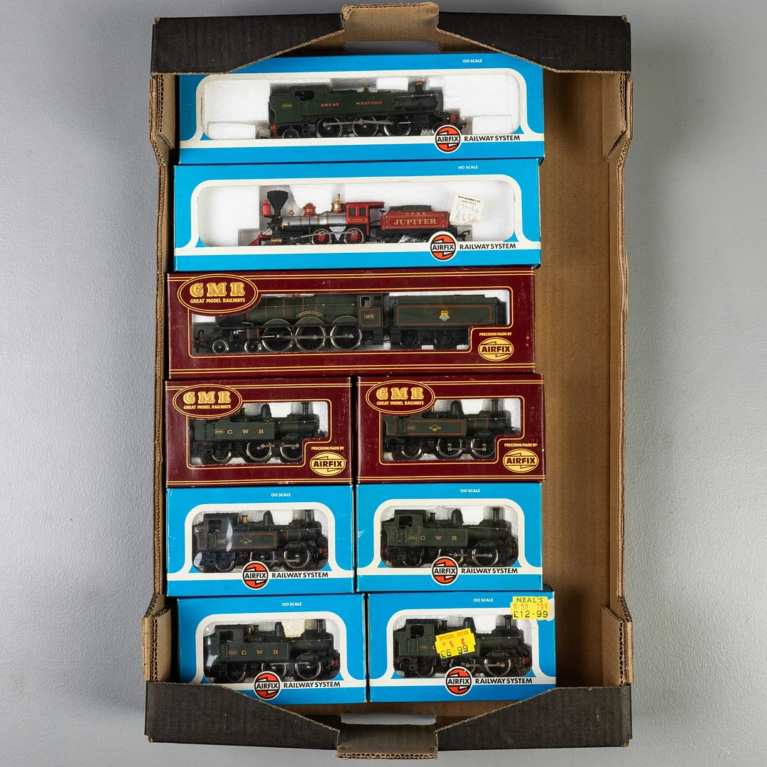 TRAY OF AIRFIX OO LOCOS. — Model railways — Griffin’s Auctioneers