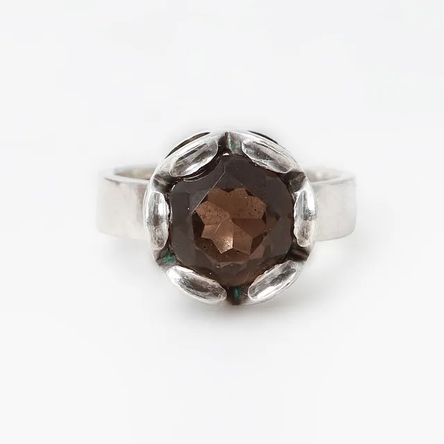 KARL-INGEMAR JOHANSSON. Ring samt örhängen, ett par, silver, rökkvarts, Göteborg, 1970.