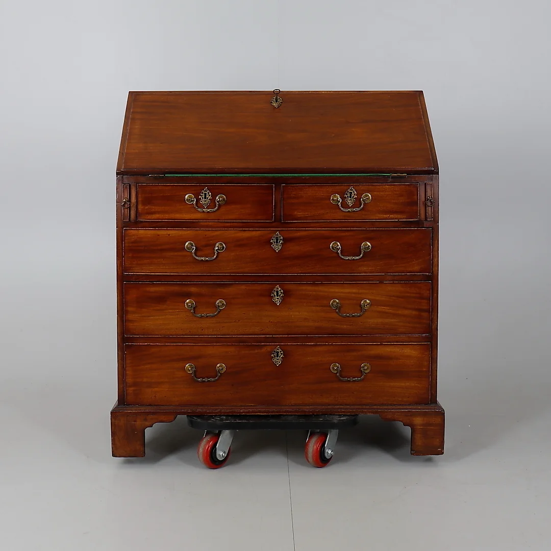 A GEORGE III MAHOGANY BUREAU. — Cupboards, Cabinets & Shelves — Dreweatts Online