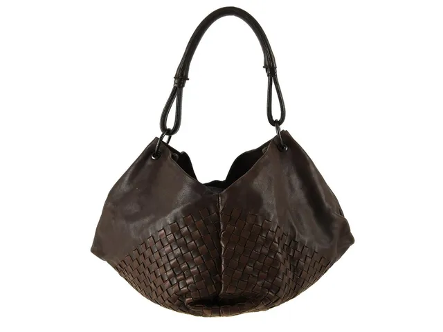VÄSKA, BOTTEGA VENETA, brunt flätat läder, 38x25 cm, fläckar på foder.