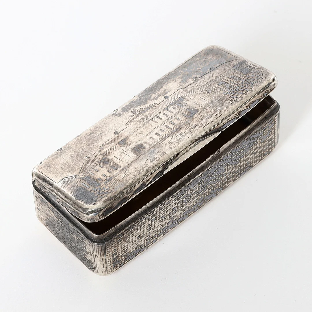 SILVERASK MED LOCK, nielloarbete, Ryssland, 1872. — Silver — Auktionsverket Engelholm