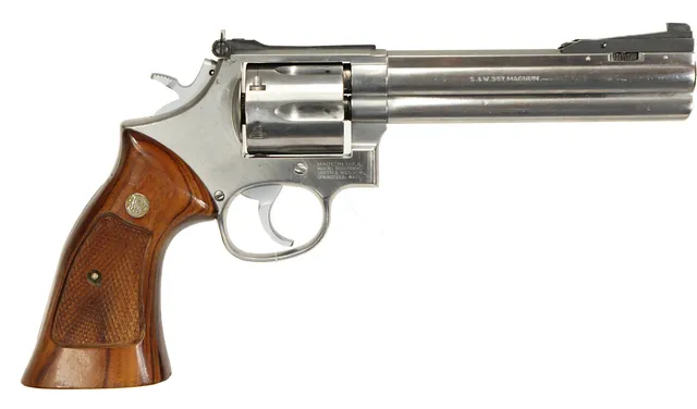 REVOLVER, fabrikat Smith & Wesson, modell 686-3 AF, kaliber .357 Magnum, tillv.nr BPD3947, se-nr SE1661758.