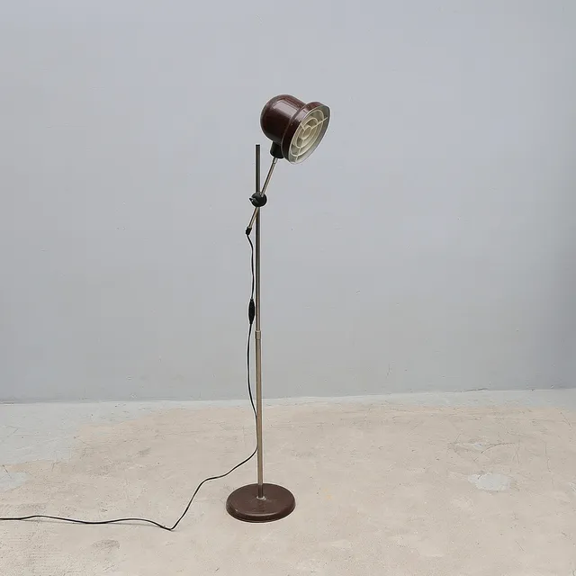 GOLVLAMPA brun, plåtskärm.