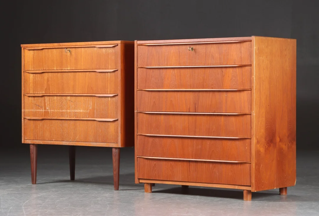 To kommoder af teak, 1960'erne (2) — Furniture/Cabinets, chests of drawers — Lauritz