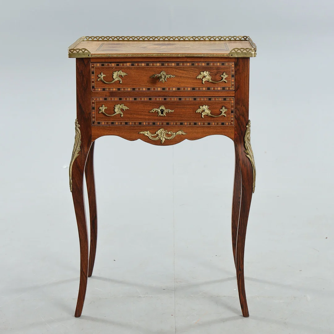 SIDOBORD, Louis XVI-stil, 1900-tal. — Tables — Stockholms Auktionsverk Helsingborg