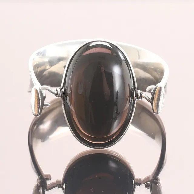 VIVIANNA TORUN BÜLOW-HÜBE. Armring, sterlingsilver, Georg Jensen Danmark.