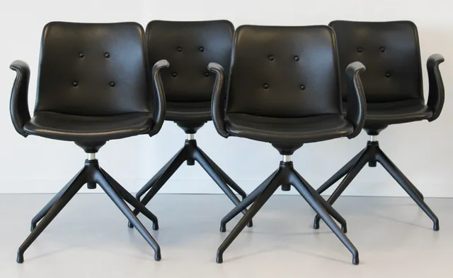 Bent Hansen. Fire dining chairs, model 'Primum', black leather (4)