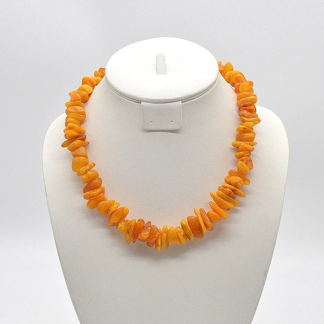 COLLIER AUS BUTTERSCOTCH BERNSTEIN, GROSSE STEINSTÜCKE, CA. 50CM, VINTAGE. — Necklace — Kunst- und Auktionshaus Kleinhenz