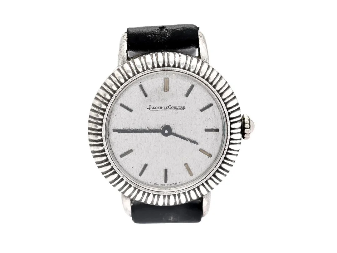 JAEGER-LE COULTRE, damur, 22 mm, Cal K840, Serie nr. 2055605, Boett nr. 6014 / 1207 321, silver (800), manuell, plexiglas, defekt (akut servicebehov), läderband, cert, mars 1981. — Klockor/Jaeger-Le Coultre — Kaplans