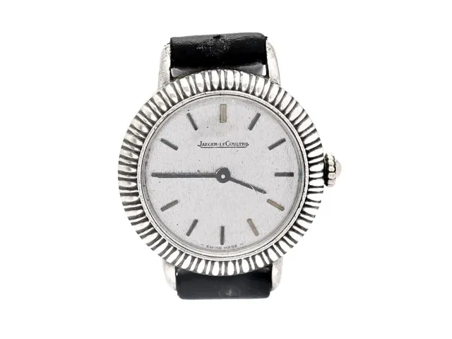JAEGER-LE COULTRE, damur, 22 mm, Cal K840, Serie nr. 2055605, Boett nr. 6014 / 1207 321, silver (800), manuell, plexiglas, defekt (akut servicebehov), läderband, cert, mars 1981.